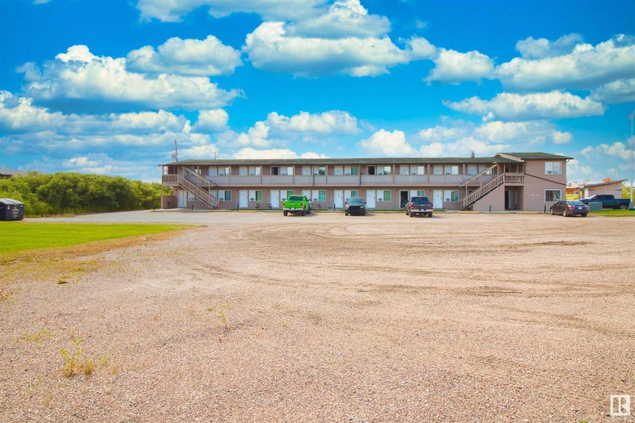 Kings Court Motel Cold Lake Kültér fotó